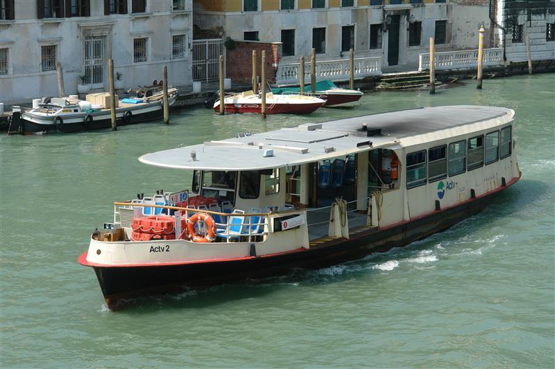 Venedig Vaporetto Wasserbus