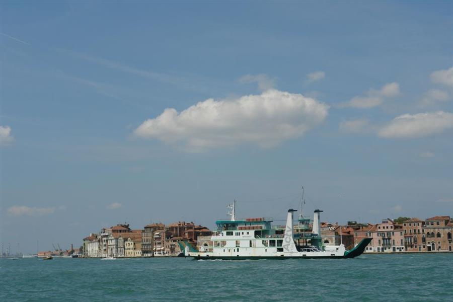 Venedig Autofaehre Bild 2100