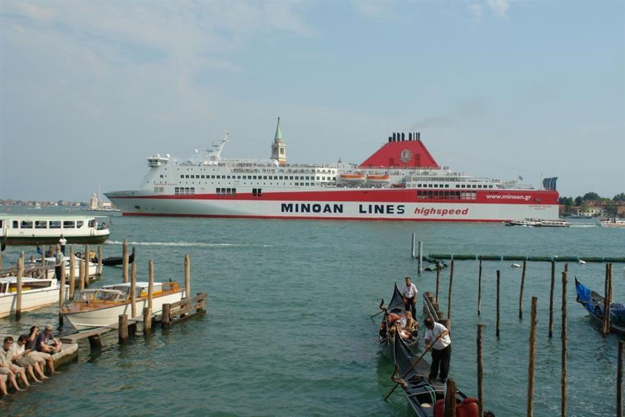 Venedig Kreuzfahrt Schiffe Bild 1100