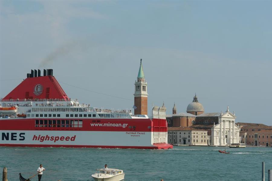 Venedig Kreuzfahrt Schiffe Bild 1700