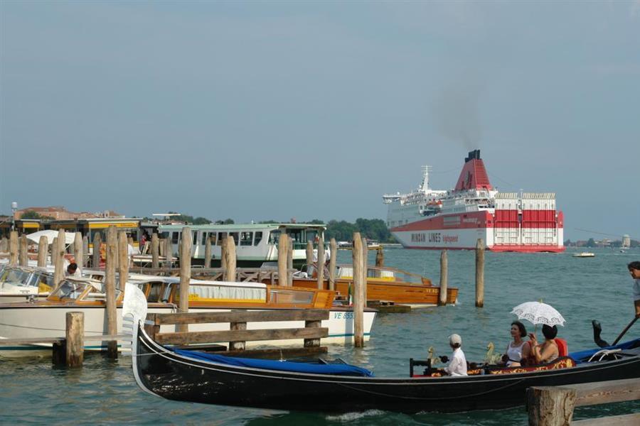 Venedig Kreuzfahrt Schiffe Bild 2200