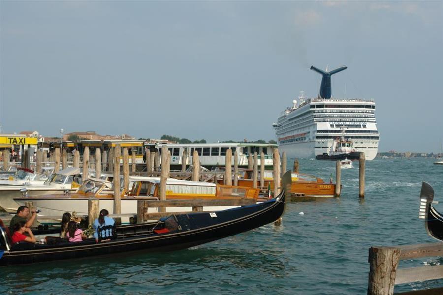 Venedig Kreuzfahrt Schiffe Bild 5300