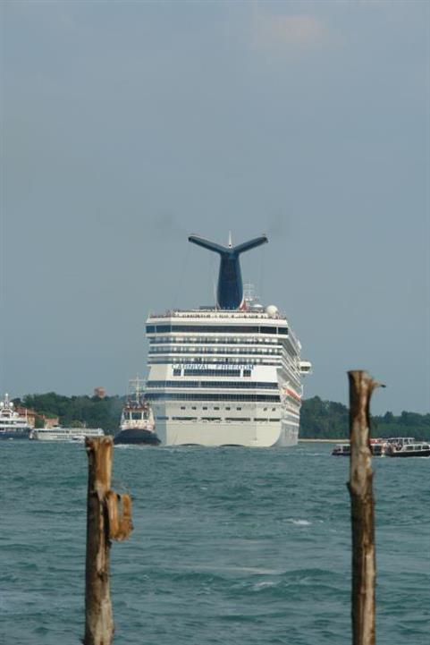 Venedig Kreuzfahrt Schiffe Bild 5700