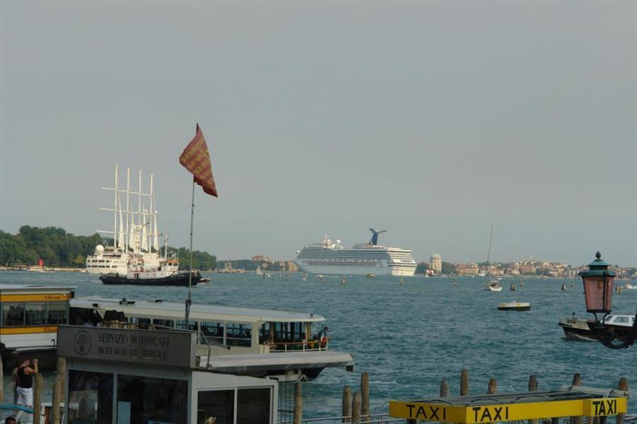Venedig Kreuzfahrt Schiffe Bild 9000