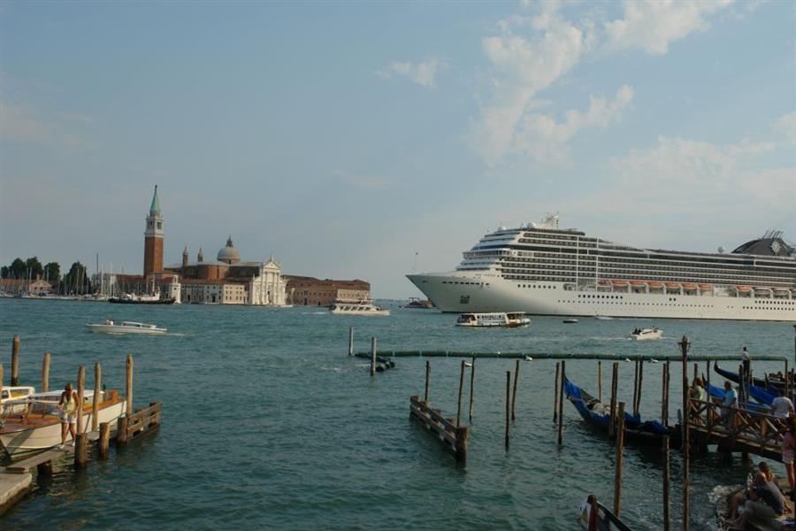 Venedig Kreuzfahrt Schiffe Bild 10500