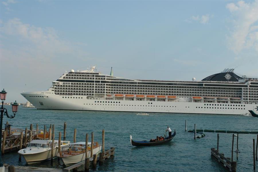 Venedig Kreuzfahrt Schiffe Bild 11700
