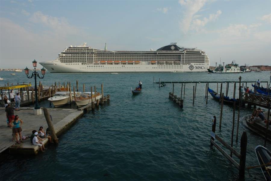 Venedig Kreuzfahrt Schiffe Bild 11800