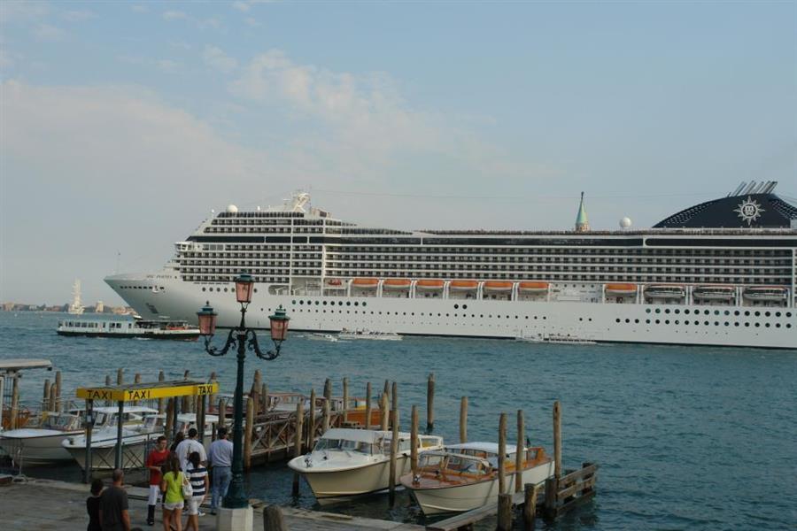 Venedig Kreuzfahrt Schiffe Bild 12200