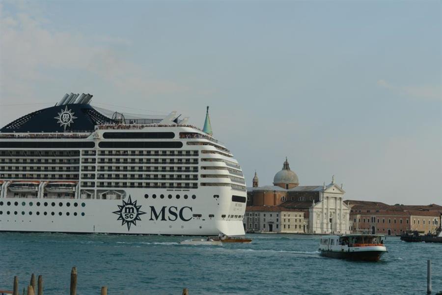 Venedig Kreuzfahrt Schiffe Bild 12600