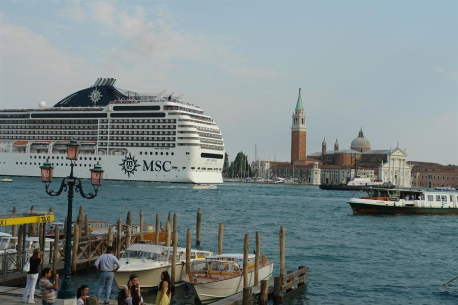 Venedig Kreuzfahrt Schiffe Bild 13000