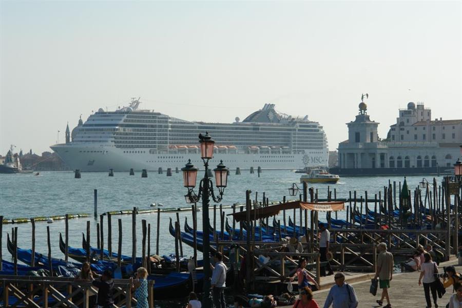 Venedig Kreuzfahrt Schiffe Bild 40000
