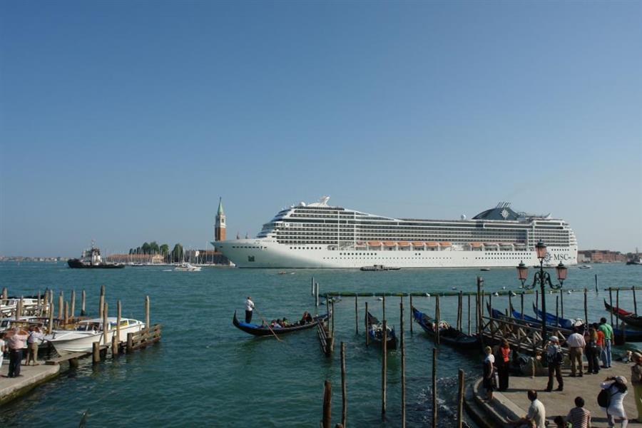 Venedig Kreuzfahrt Schiffe Bild 42400