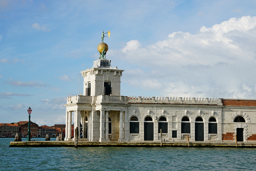 Die Zollspitze: Punta della Dogana