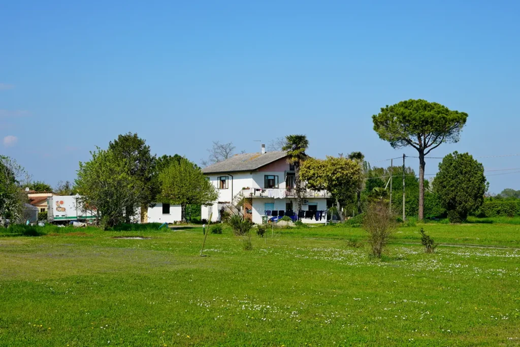 Häuschen im Grünen in Punta Sabbioni