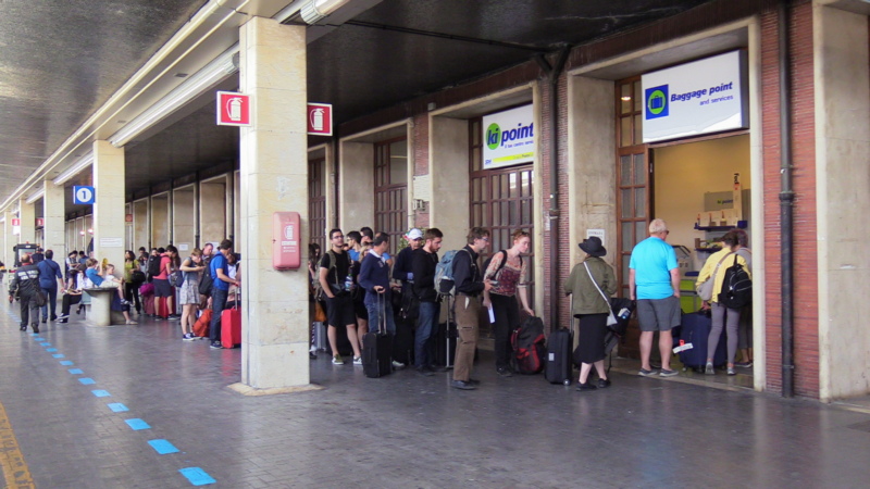 Gepäck Aufbewahrung am Bahnhof Venedig
