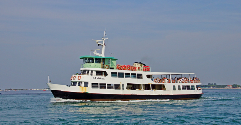 Vaporetto von Punta Sabbioni