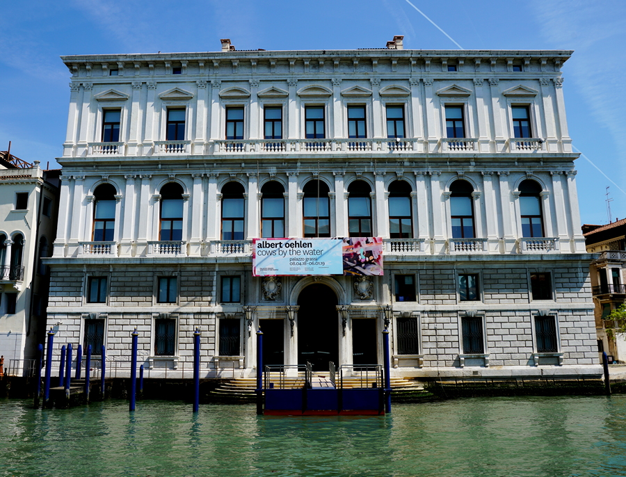 Palazzo Grassi: Wo venezianische Pracht auf moderne Kunst trifft