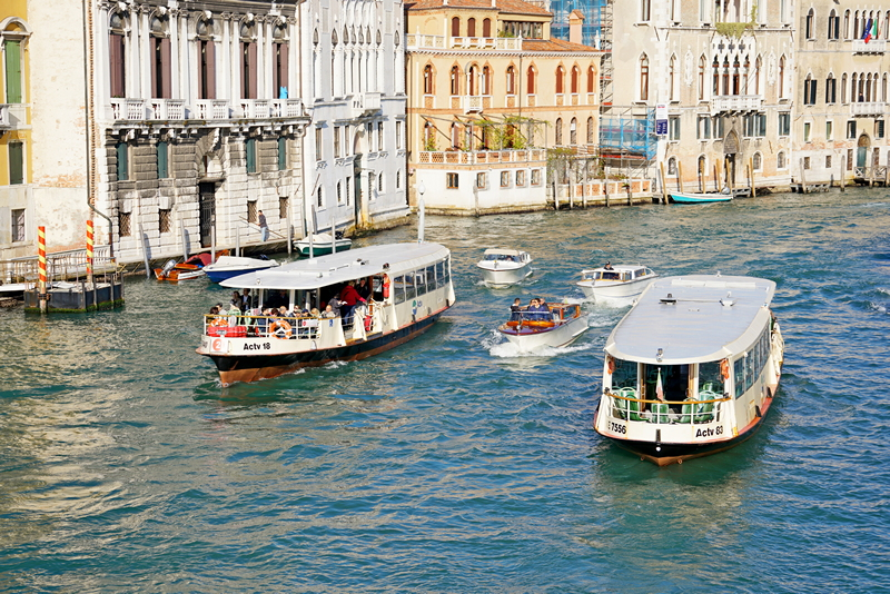 Vaporetto in Venedig