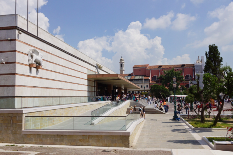 Barrierefreier zugang zum Bahnof