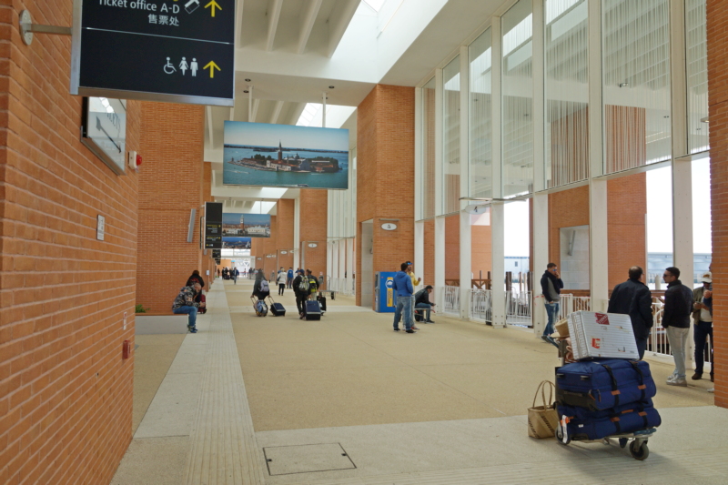 Der neue Pier der Wassertaxis und der AliLaguna