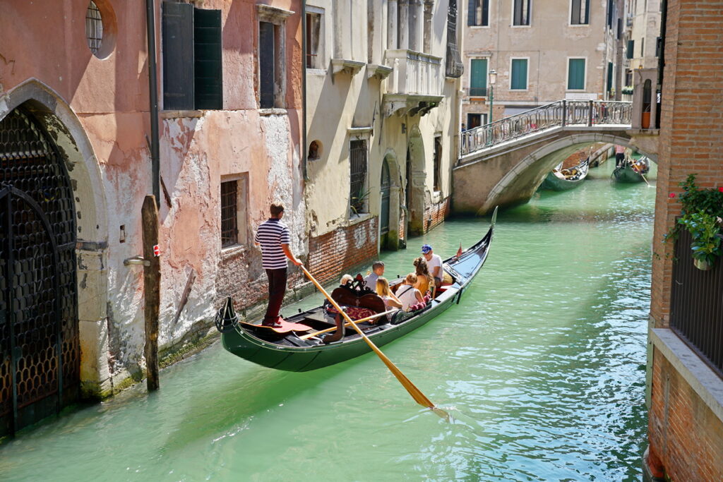 Gemeinsame Gondelfahrten in Venedig