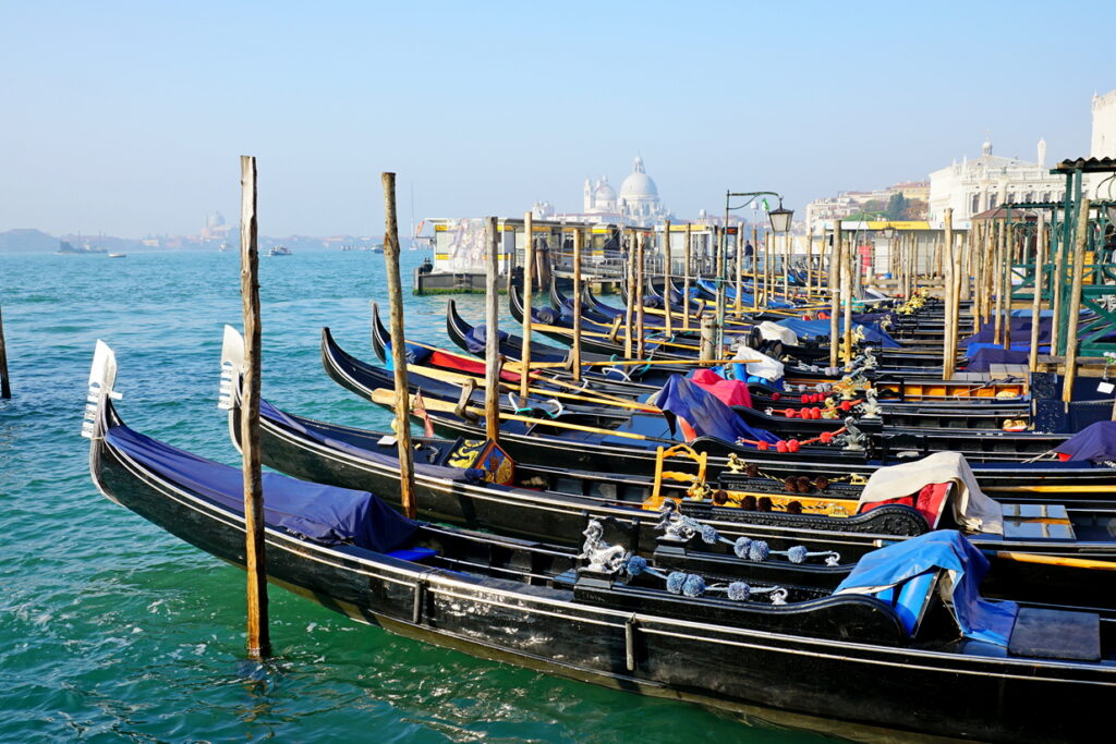 Gemeinsame Gondelfahrten in Venedig